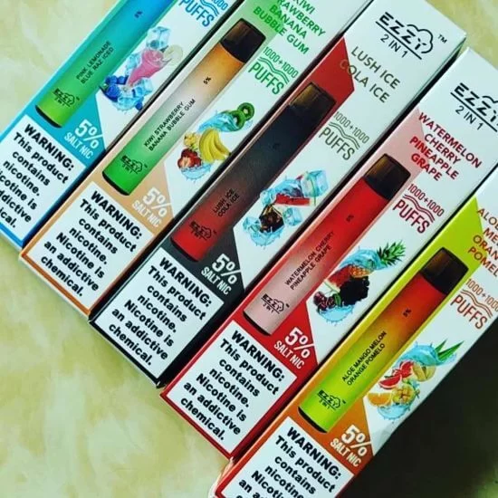 <strong>Türkiye'de Tek</strong> <ul> <li>Muhteşem Aroma ve İçim keyfi</li> <li>Çift Lezzet Tek Kullanımlık Pod Vape Kiti</li> <li>Puff: 2000 çekime kadar (1000 puf + 1000 Puf)</li> <li>Kapasite: 2 tank, 4 ml + 4 ml, 8 ml toplam</li> <li>Pil: Ön şarjlı 950 mAh</li> <li>Önceden doldurulmuş: tuz nic <strong><span style="color: #ff0000;">%5</span> (50mg)</strong> doğa tadı formülü e-likit</li> <li><span style="color: #ff0000;">Bir Adet Fiyatıdır.</span></li> </ul>